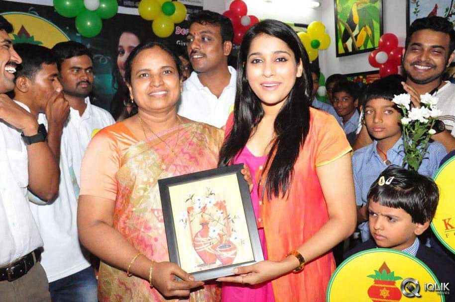 Rashmi-Goutham-And-Getup-Srinu-At-Akshara-Kalasha-Foundation